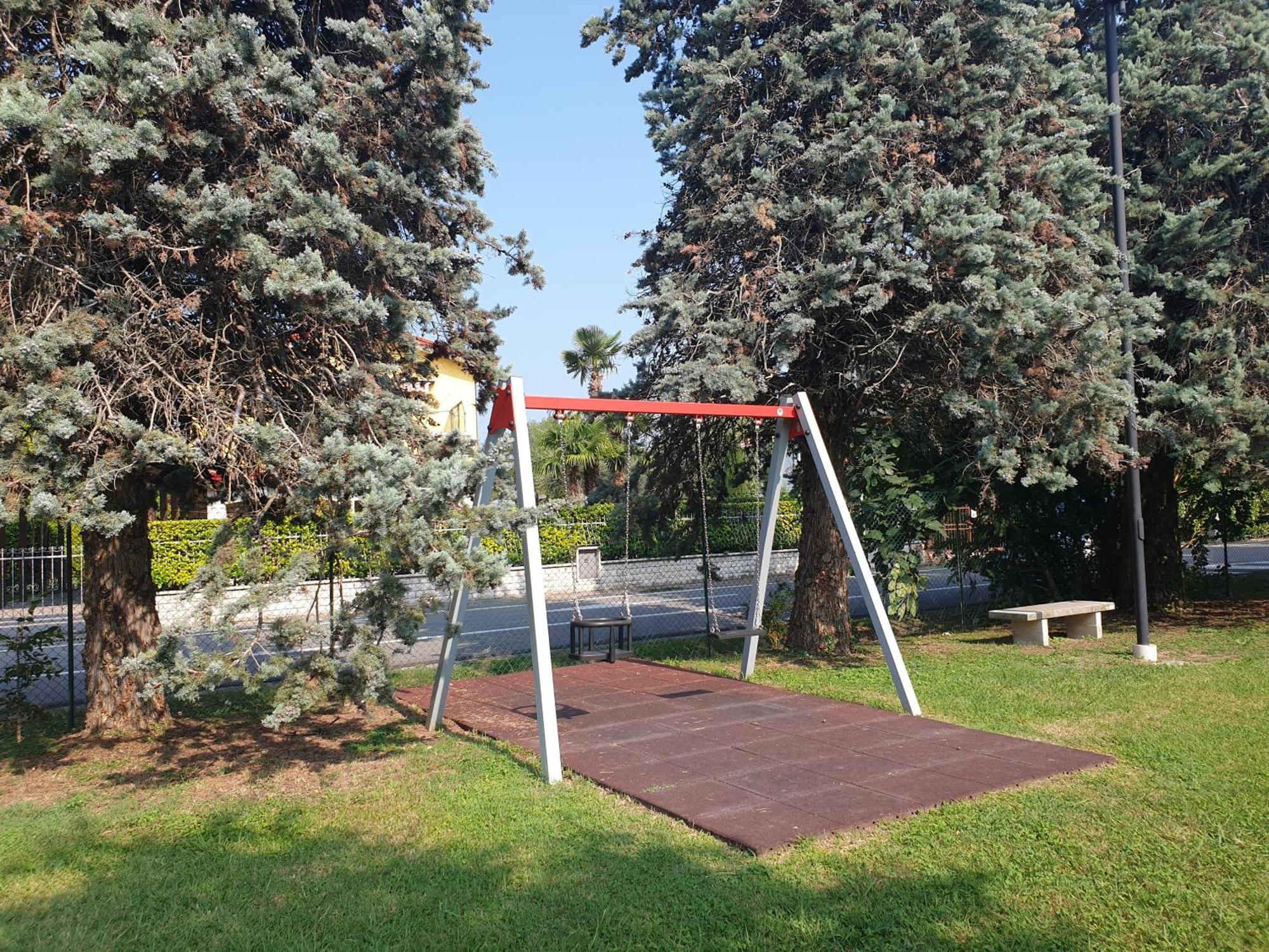 Azur Apartment Сирмионе Экстерьер фото